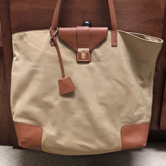 Tory Burch Handbags - Tory Burch tote